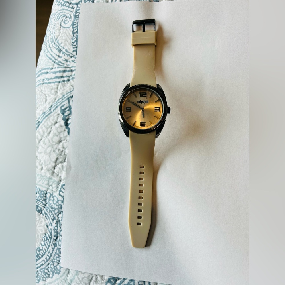 Kenneth Cole Unlisted Men`s Kenneth Cole Sport Gray Color Analog Watch